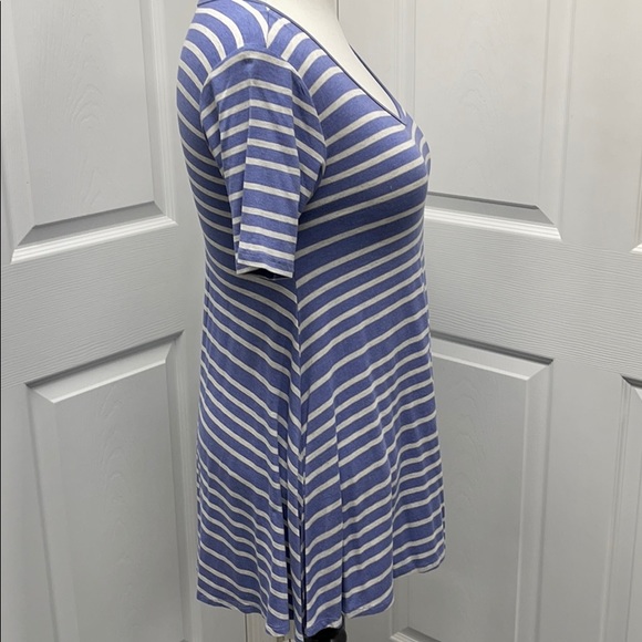 LuLaRoe New XXS Blue & White Striped Perfect T-Shirt NWT - Picture 3 of 8